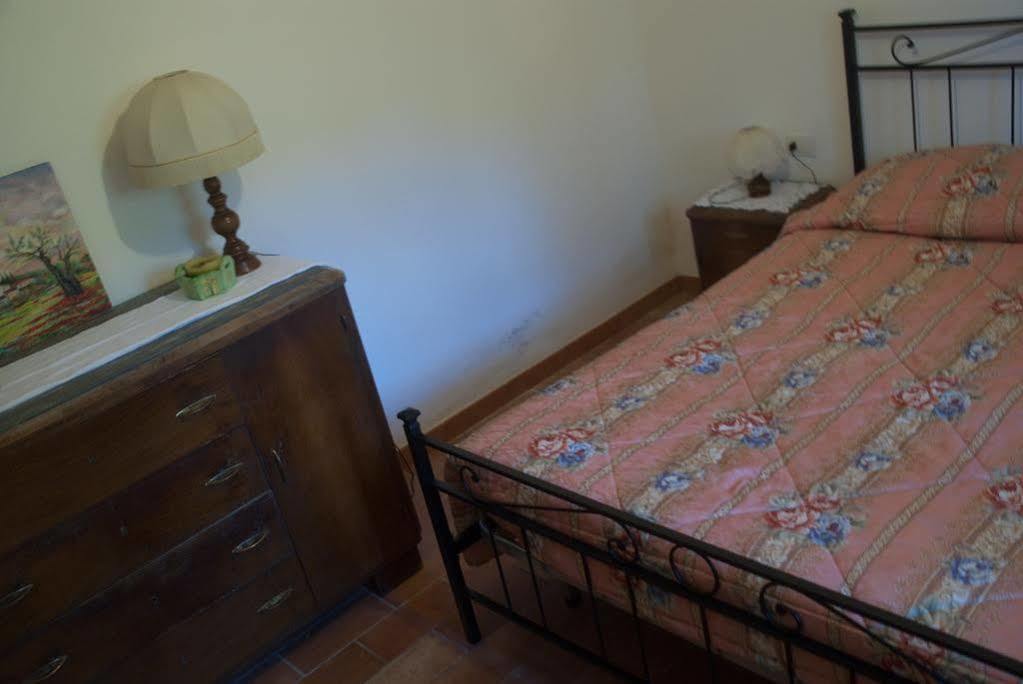 הוילה Montale  Agriturismo Le Vigne מראה חיצוני תמונה